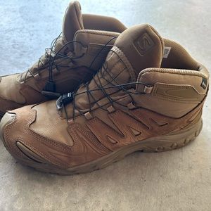 Mens Salomon Boots. Size 14